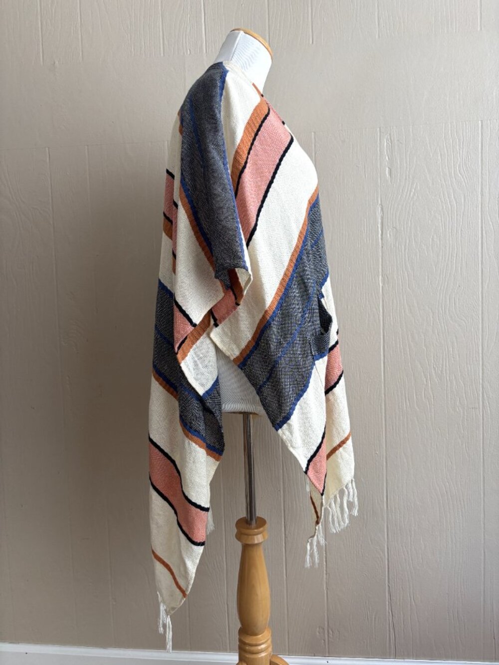 Elan Boho Beachy Striped Open Front Fringe Trim Wrap - Picture 6 of 10